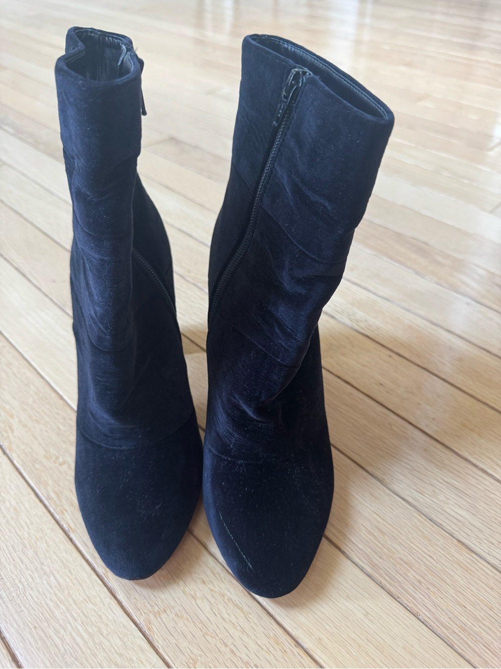 BCBG Size 9.5B Black Velvet Ankle Women's Boots 4” Heels EUC
